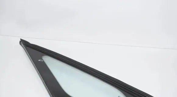 BMW 2 F46 Front door vent window glass four-door 7375182 51377375182 2579130