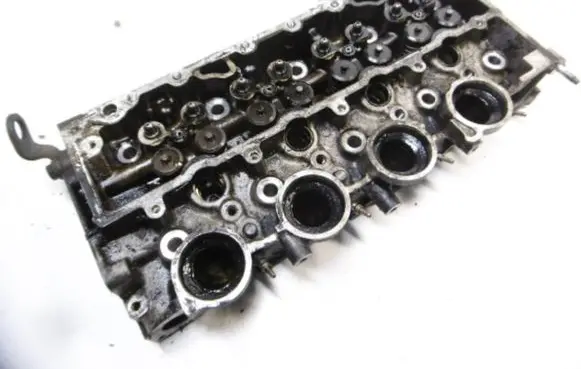Peugeot 207 CC Engine head 9643477110
