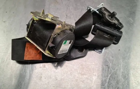 Ford Focus C-MAX Front seatbelt 601704600 040520 3558