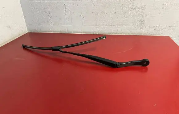BMW X3 G01 Front wiper blade arm 7399009