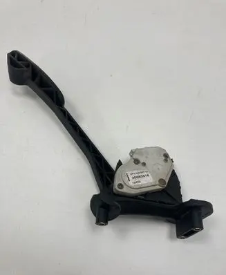 Volvo V70 Accelerator throttle pedal 30683516 6PV00853712