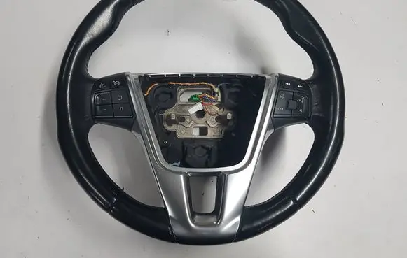 Volvo V40 Steering wheel P31250592