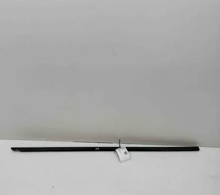 BMW 5 F10 F11 Door glass trim 7182278