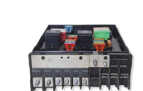 Volkswagen Golf VI Fuse box set 1K0937125D 05106120