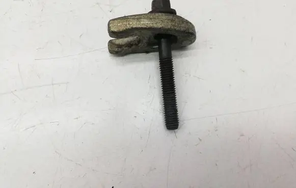 Renault Megane III Fuel Injector clamp holder