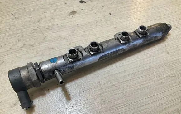 Fuel pressure sensor