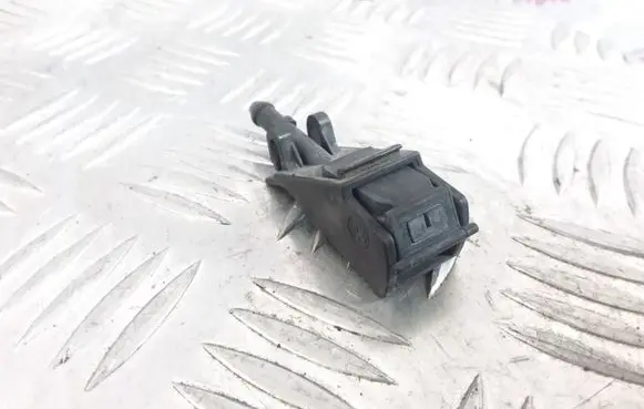 Volkswagen Golf IV Windshield washer spray nozzle 6E0955985
