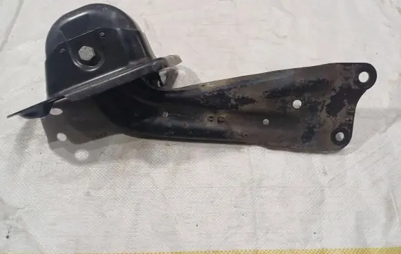 Volkswagen PASSAT B8 Rear control arm 5Q0505225