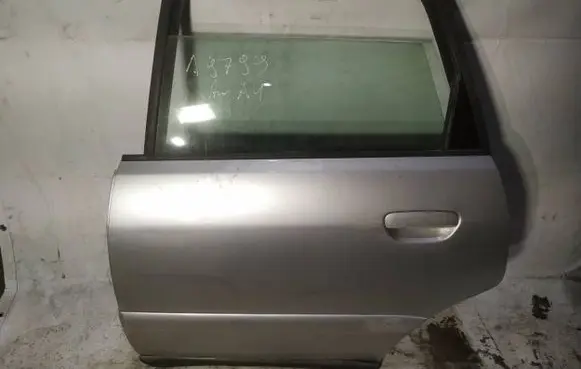 Audi A4 S4 B5 8D Rear door pilkos