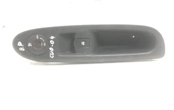 Volkswagen Caddy Electric window control switch 8200084005
