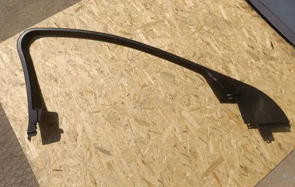 Jaguar XF X250 Front door glass trim molding 8X2320891A B45XB 06397