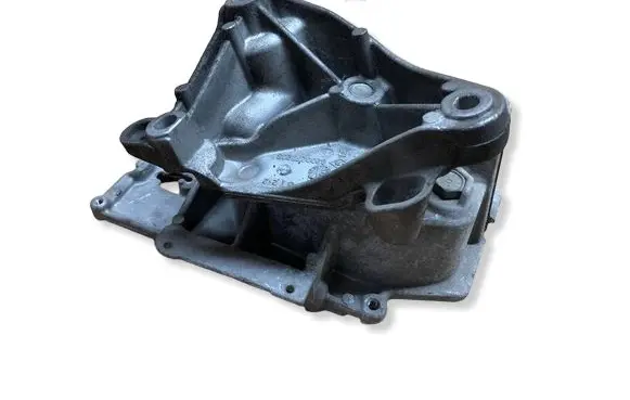 Nissan Juke I F15 Gearbox mounting bracket 8200277203