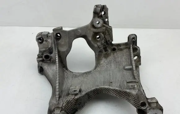 Audi A5 Engine mounting bracket 8W0399296