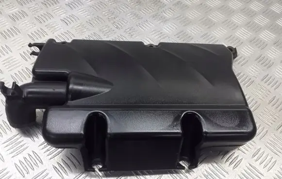 Volkswagen Polo III 6N 6N2 6NF Intake manifold