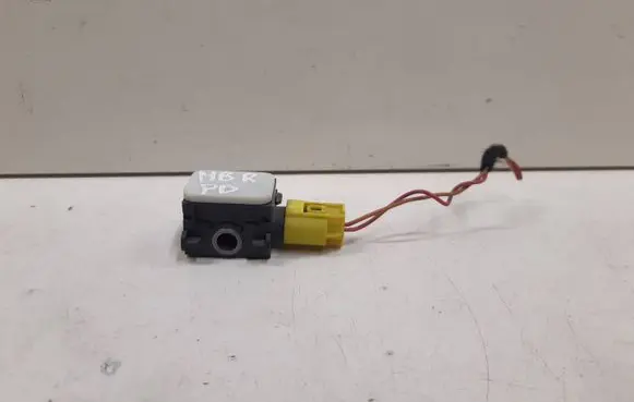 Mercedes-Benz R W251 Airbag deployment crash/impact sensor 0038202826 403343 070307