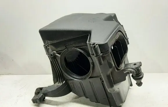 Volvo V40 Cross country Air filter box 31370808