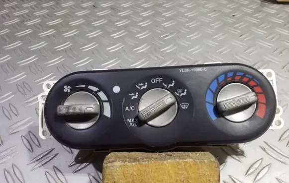 Mazda Tribute Climate control unit YL8H19980C