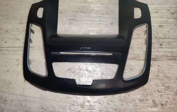 Ford Focus Radio/GPS head unit trim F1EB18835EG