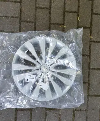 Citroen DS4 R15 wheel hub/cap/trim 7416T0