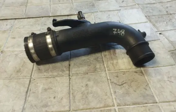 Toyota Auris 150 Intercooler hose/pipe 173620R021