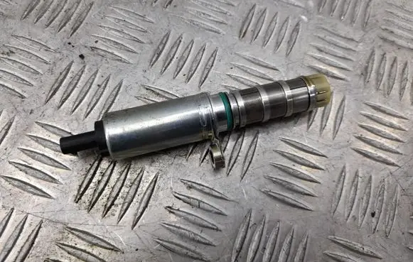 Cadillac CTS Camshaft vanos timing valve 1266737