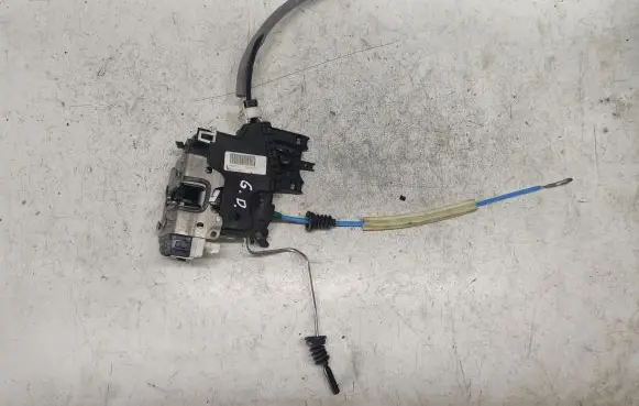 Mercedes-Benz GLA W156 Rear door lock