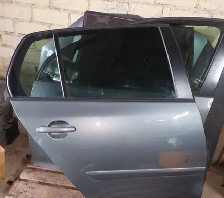 Volkswagen Golf V Rear door 3b0837903