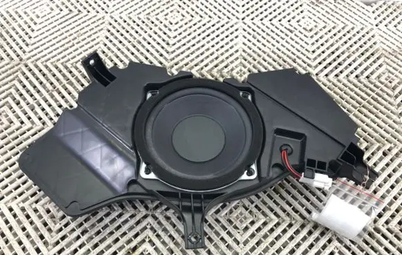 Hyundai Veloster Subwoofer speaker 96380-2V100