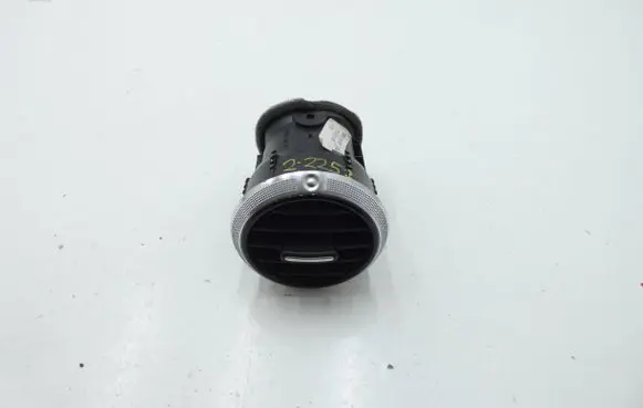 Audi A3 S3 8P Dashboard air vent grill cover trim 8P0820901F