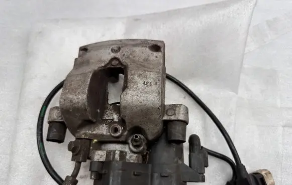 Mercedes-Benz GLC C253 Rear brake caliper A2534230998