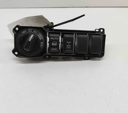Nissan NP300 A set of switches 251547S200 68492EB300