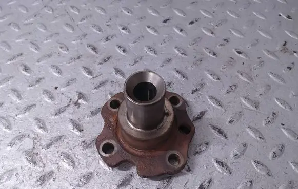 Volkswagen Golf VIII Rear wheel bearing hub 5Q0501117A