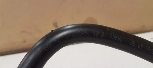 Volvo V60 Breather/breather pipe/hose 31338885