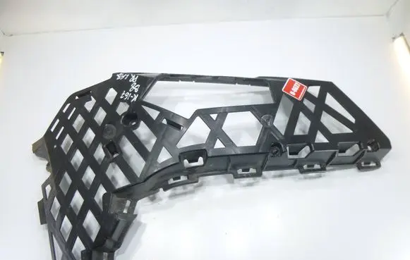 Front bumper mounting bracket