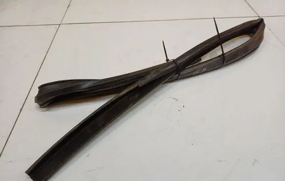 Volvo S60 Rubber seal rear door 