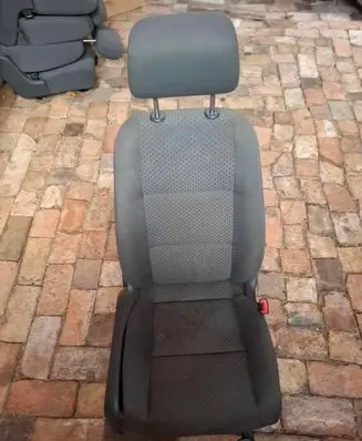 Volkswagen Touran I Front passenger seat 