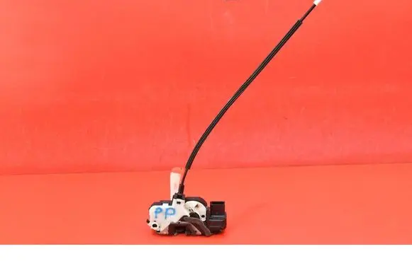 Opel Insignia A Front door lock