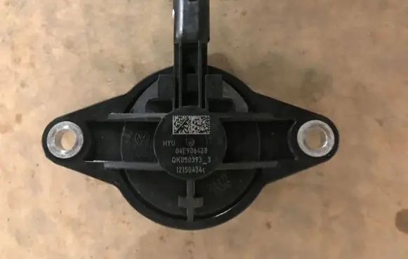 Audi Q3 F3 Camshaft position sensor 04E906423