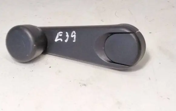 BMW 5 E39 Rear door window winding handle 51328140759
