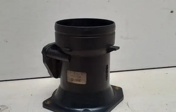 Audi A3 S3 8L Mass air flow meter 06A906461B AFH6010C 24798