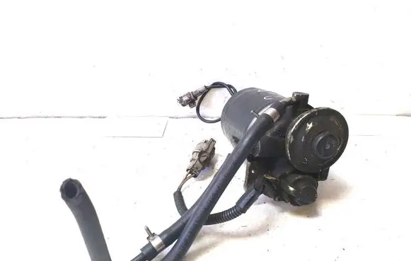 Subaru Legacy Fuel filter housing
