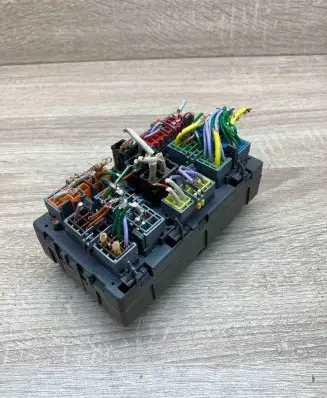 Peugeot 206 Fuse module PSA94534 1135100