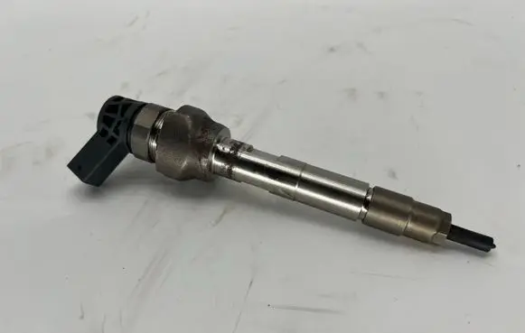 BMW 4 F36 Gran coupe Fuel injector 8514148