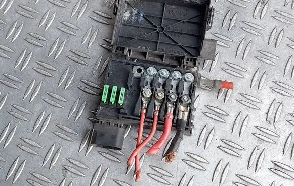 Volkswagen Golf IV Fuse box set 1J0937550A
