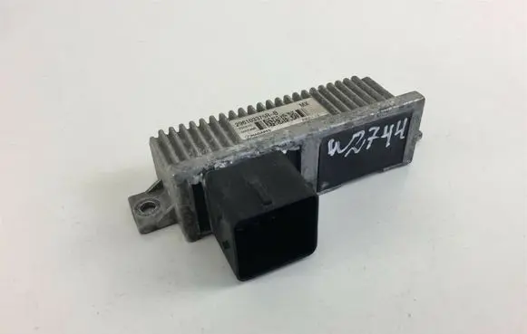 Renault Zoe Fuse module 296103375R W2744