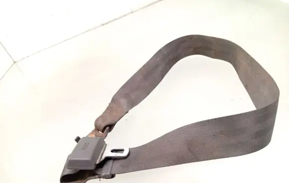 Middle seatbelt (rear)