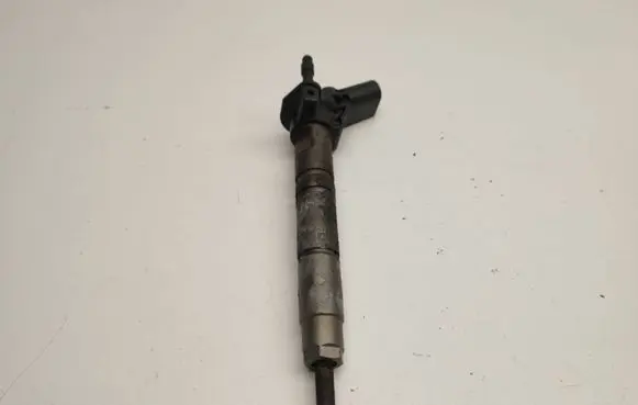 Mercedes-Benz C W204 Fuel injector A6420701387