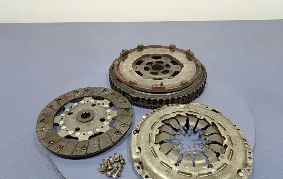 Nissan Qashqai Clutch set kit 302059210R