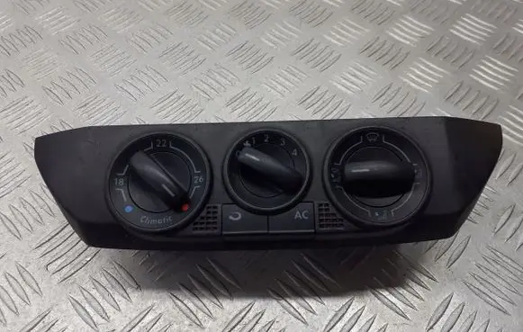 Volkswagen Polo IV 9N3 Interior fan control switch 6Q0820045E