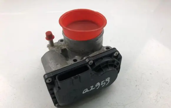 Toyota Auris 150 Throttle valve 220300T110